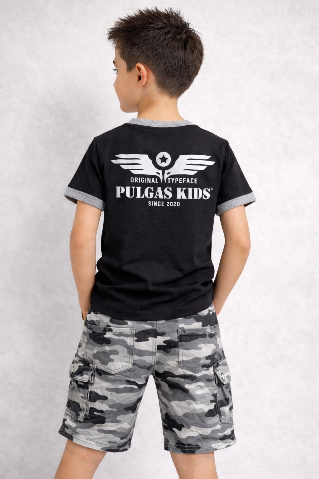Conjunto Bermuda Gris Militar + Camiseta Licra
